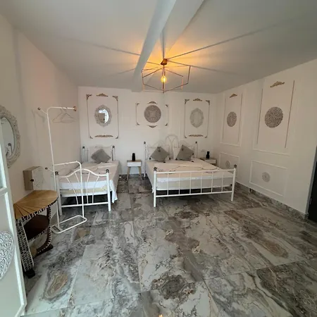 Angely Hotel 3*